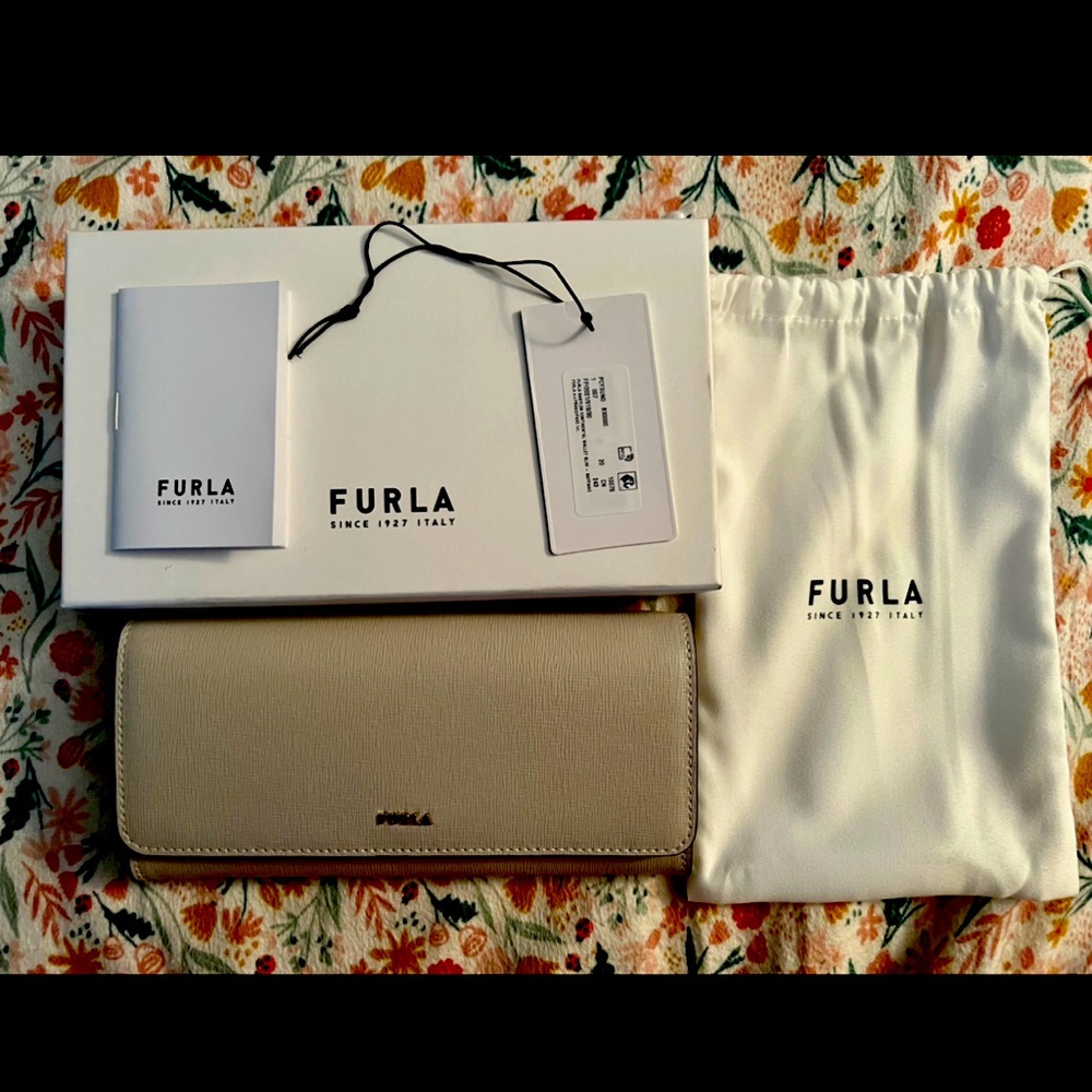 Brand New in Box Furla Babylon Continental Wallet Slim